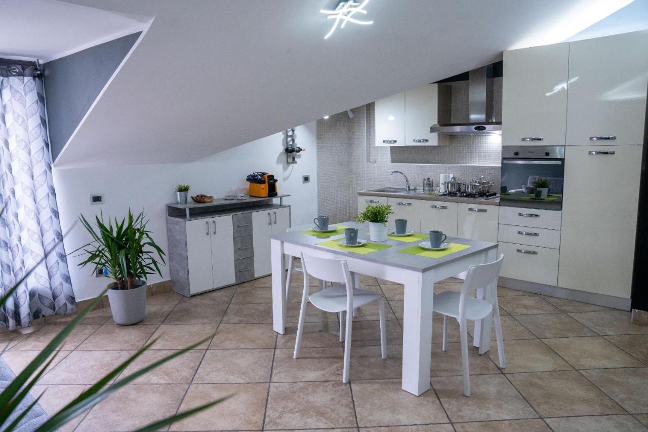 Attic A31 Apartament Rooftop Deluxe سانتا ماريا كابوا فيتيري المظهر الخارجي الصورة