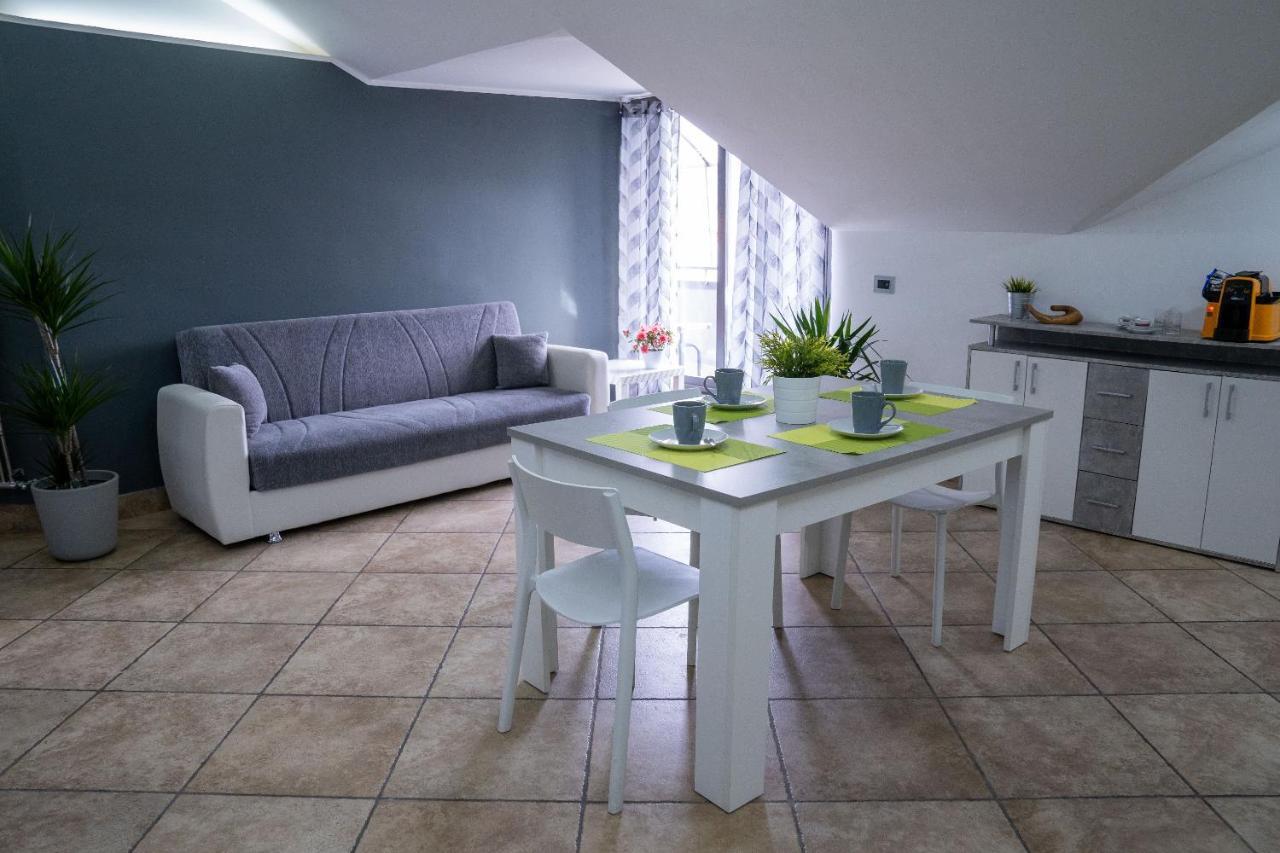 Attic A31 Apartament Rooftop Deluxe سانتا ماريا كابوا فيتيري المظهر الخارجي الصورة
