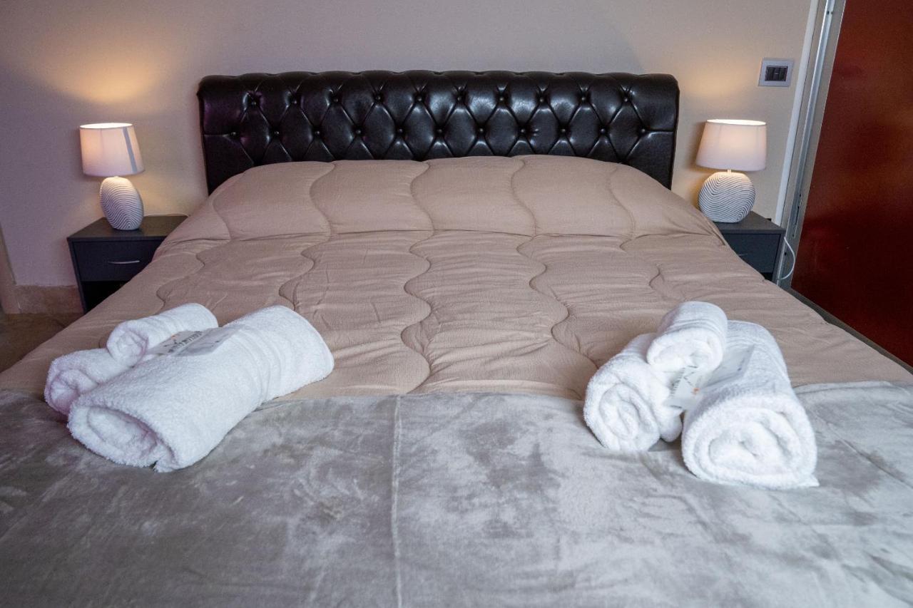 Attic A31 Apartament Rooftop Deluxe سانتا ماريا كابوا فيتيري المظهر الخارجي الصورة