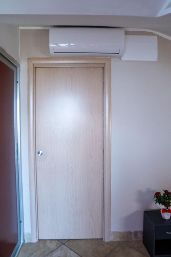 Attic A31 Apartament Rooftop Deluxe سانتا ماريا كابوا فيتيري المظهر الخارجي الصورة